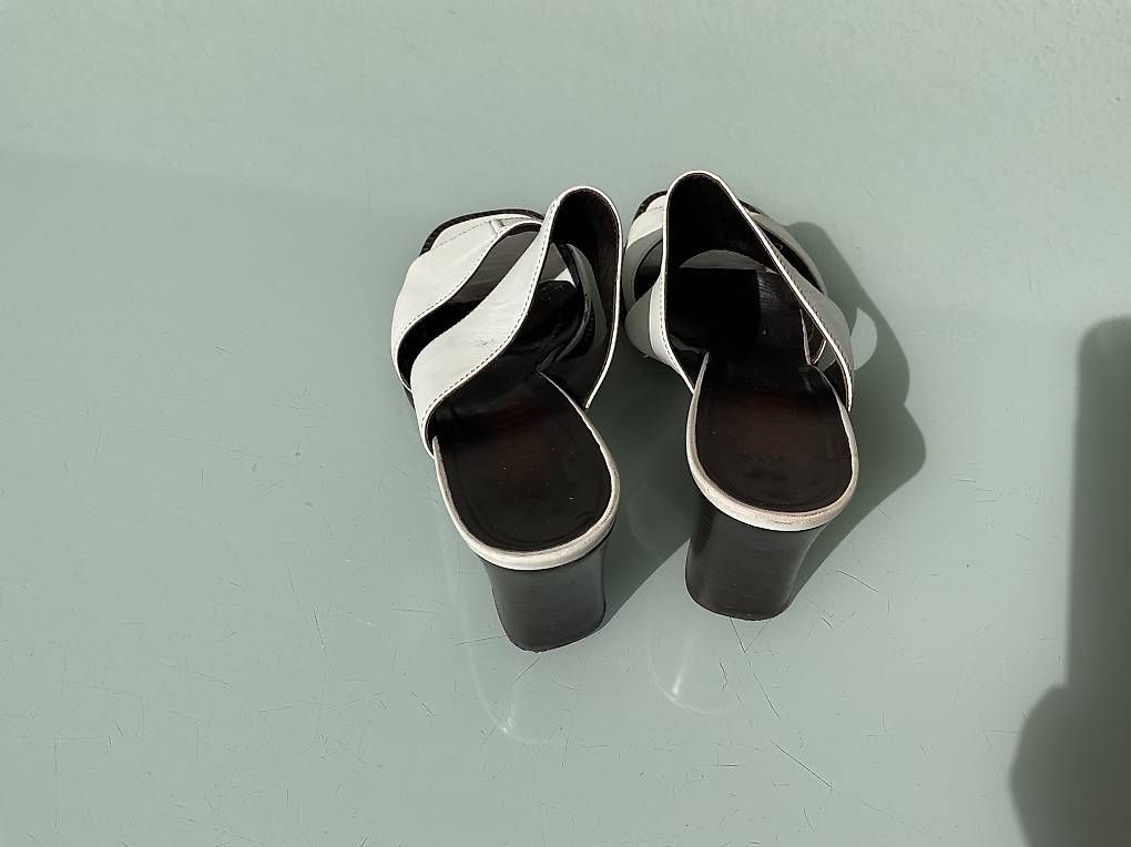 Scarpe da donna: Sandales en cuir gr. 38 – Usato da Icogne venduto da cen_h97r 2