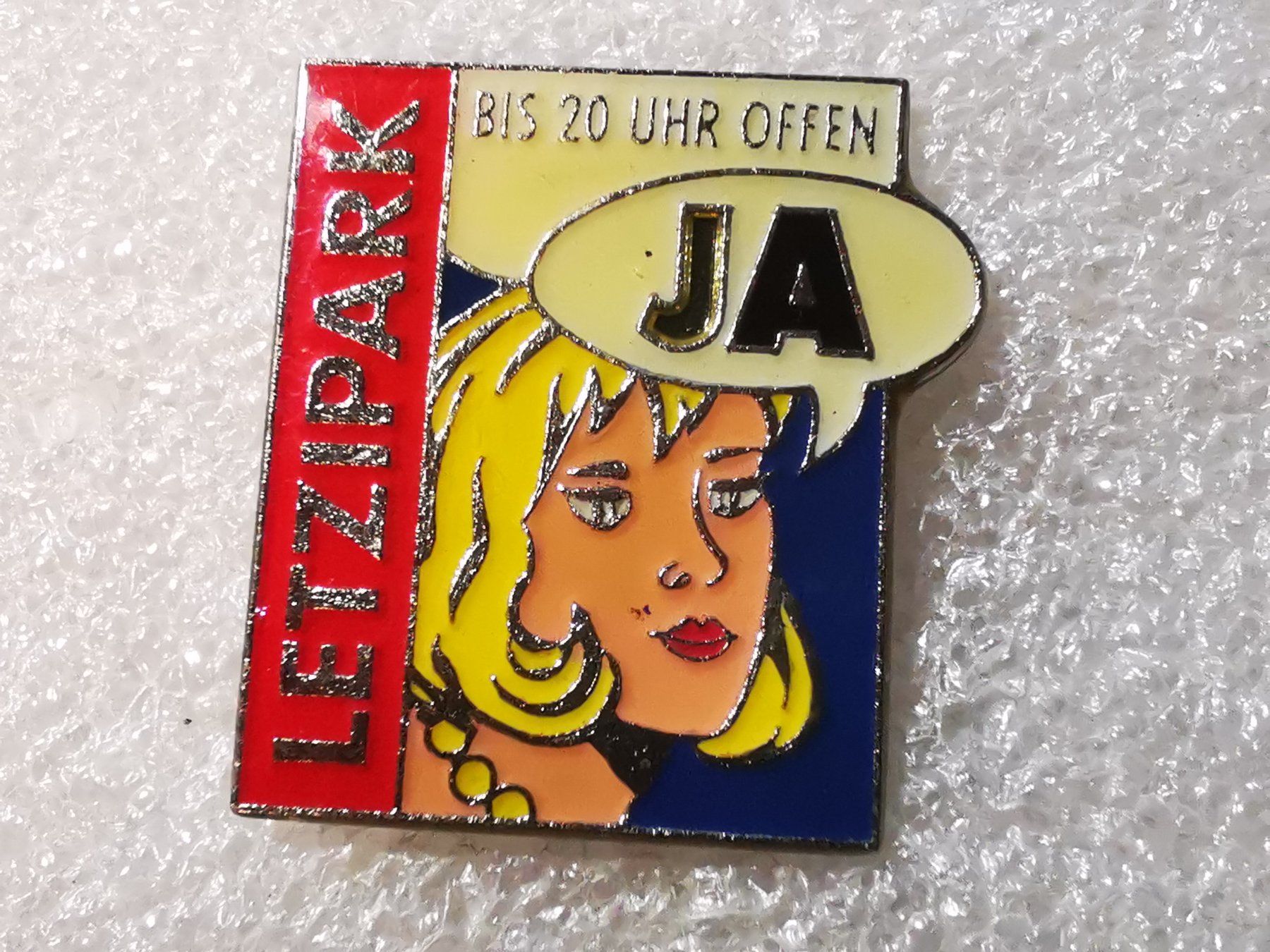 Placchette & Badge: Ansteckpin 19: Letzipark bis 20 Uhr offen – Usato da Oppligen venduto da Pin-Fall-Shop