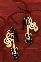 Boucles d'oreilles guitare et clé de sol noir blanc