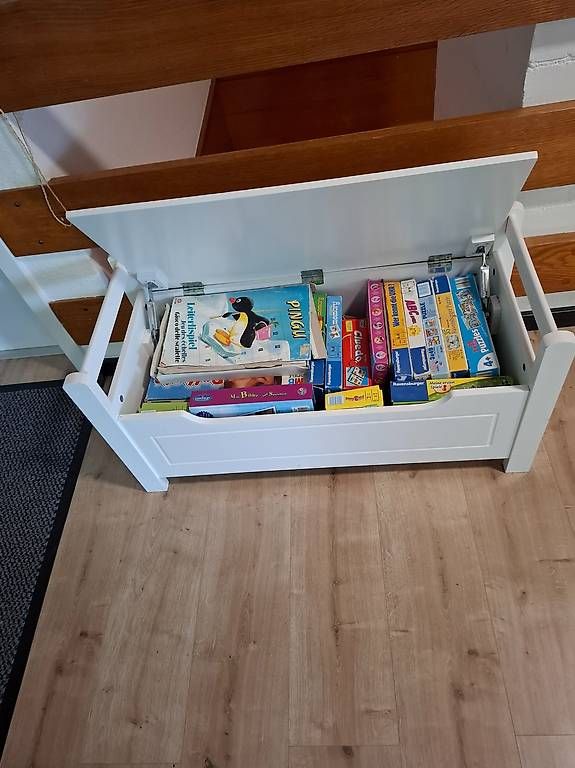 Panchine: Kinder - Sitzbänkli mit Stauraum – Usato da Mönthal venduto da wal_2jjy 2