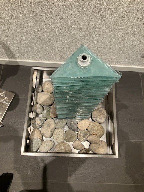 Stagni & Fontane ornamentali: Kunstvoller Brunnen aus Glas – Usato da Zug venduto da Gidosch 4