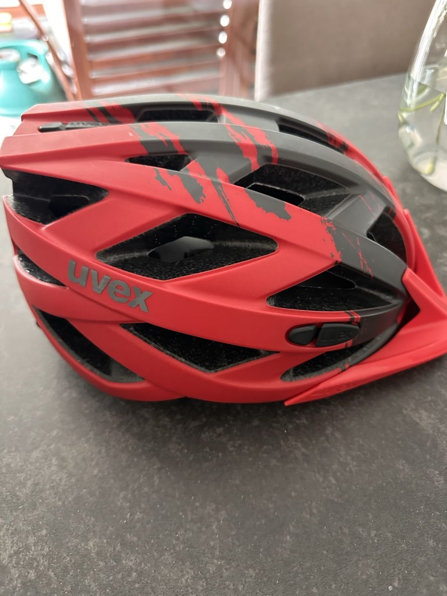Caschi: UVEX Fahrradhelm Männer – Usato da Zürich venduto da dan_bxq2