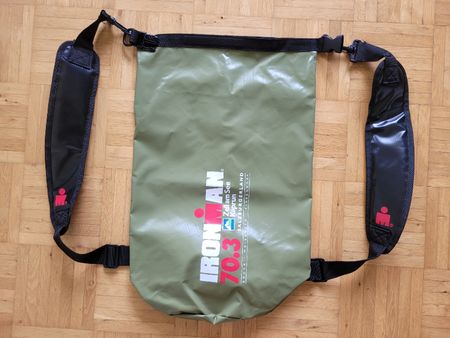 Einfacher Rucksack olivegrün "IRONMAN 70.3 Zell am See"