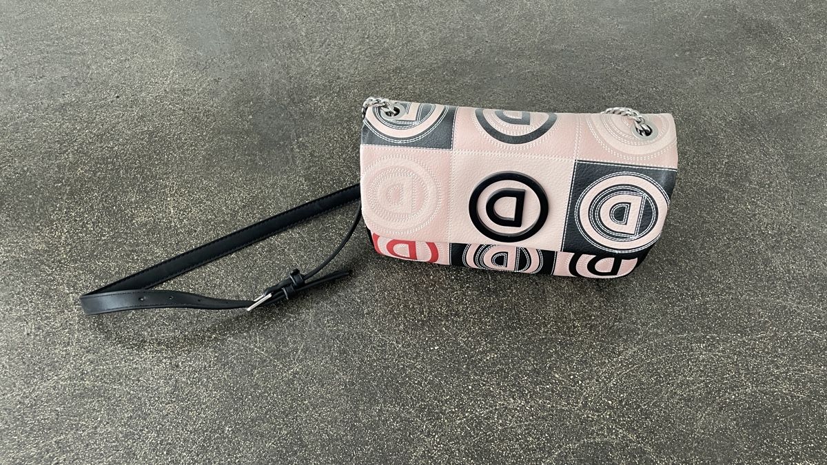 Desigual Borse da donna: Umhängetasche Desigual – Usato da Ramlinsburg venduto da Meeliinaa