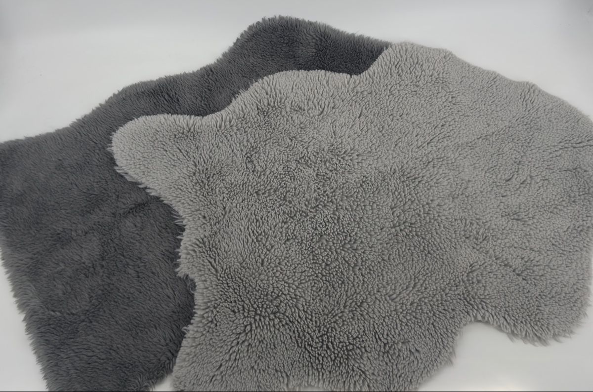 Tutte le decorazioni: # DEKO - 2 Stk. Kunstfelle # – Usato da Bolligen venduto da secondhand-with-love