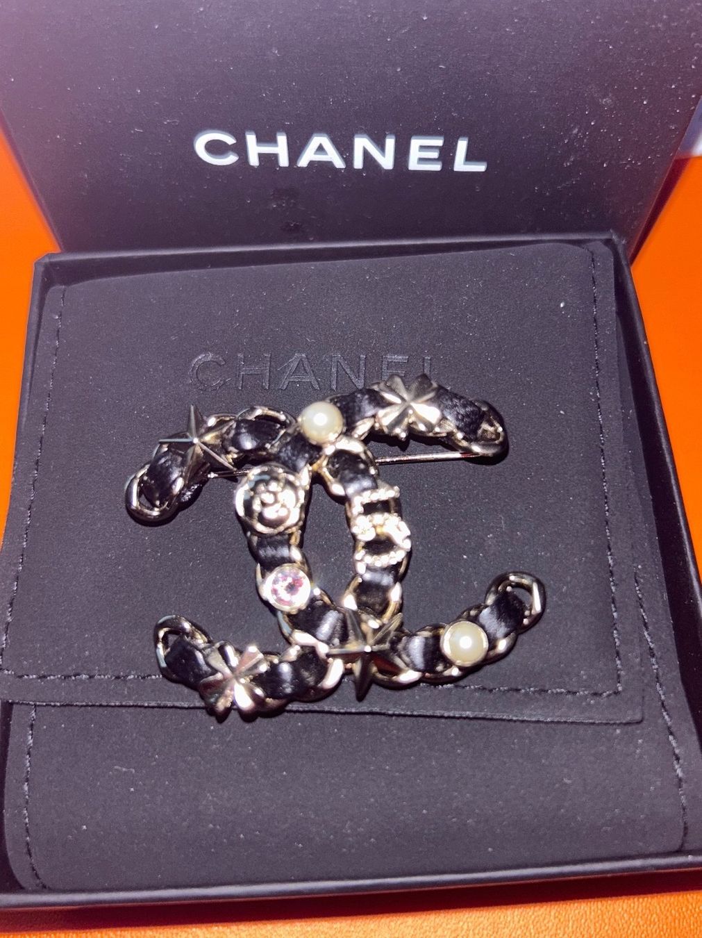 Chanel Broschen & Nadeln: Chanel Brooch Brand New – Neu (gemäss Beschreibung) aus Zürich von RoastedCocoNut