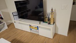 Modernes TV-Möbel in Weiss – 200 cm breit
