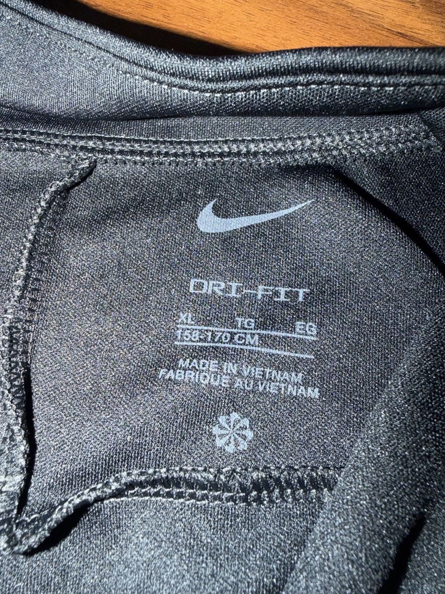 Nike Vestes: Nike jäckli/Thermo – Neuf (Voir description) à Langenthal par N4900 2