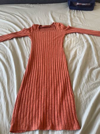 Damen Kleid gerippt langarm rostrot Grösse S gebraucht