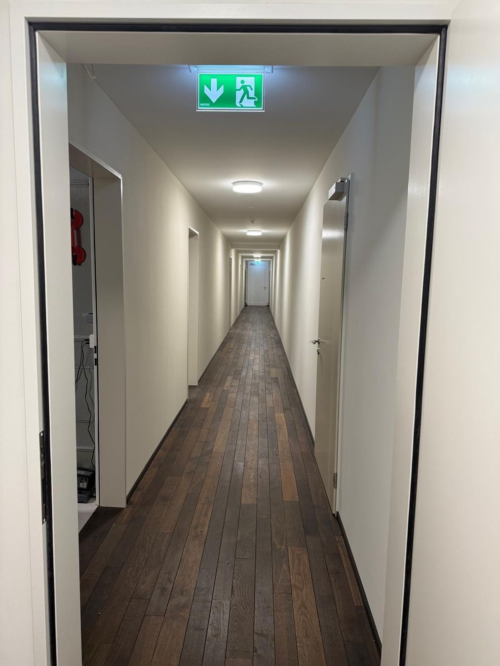 Articoli in legno: Massiv Parkett Raucher Eiche – Nuovo e nell'imballaggio originale da Staad SG venduto da BamaAG 2