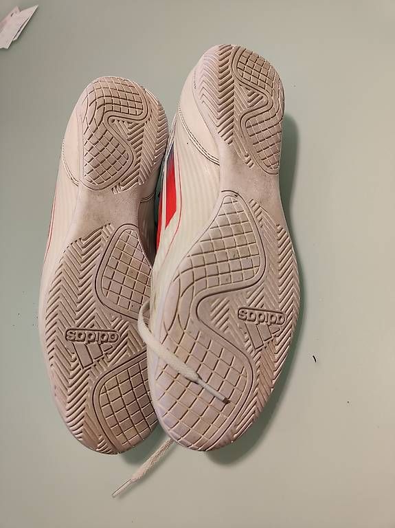 Scarpe da uomo: Adidas Hallenschuh Grösse 46 – Usato da Leibstadt venduto da winterzeit2000 2