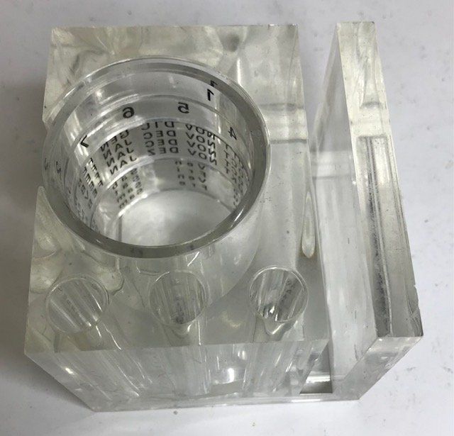 Guzzini Contenitori & Simili: Stifthalter transparent mit Datum von Guzzini – Usato da Zürich venduto da gigimai67 3