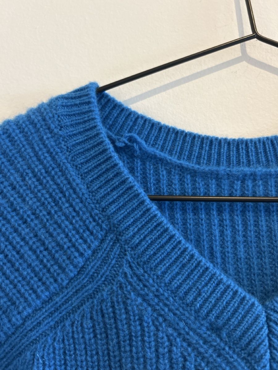 Maje Maglioni & Felpe: Maje Kaschmirpullover in Blau – Usato da Aeugst am Albis venduto da schatzkistee 5