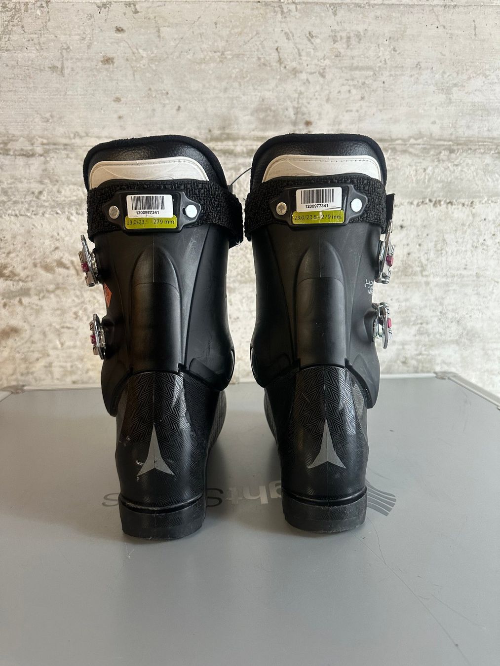 Atomic Scarpe da uomo: Atomic Skischuhe 23.5 / Gr. 37 Wie Neu – Usato da Emmenbrücke venduto da karkarkar 1