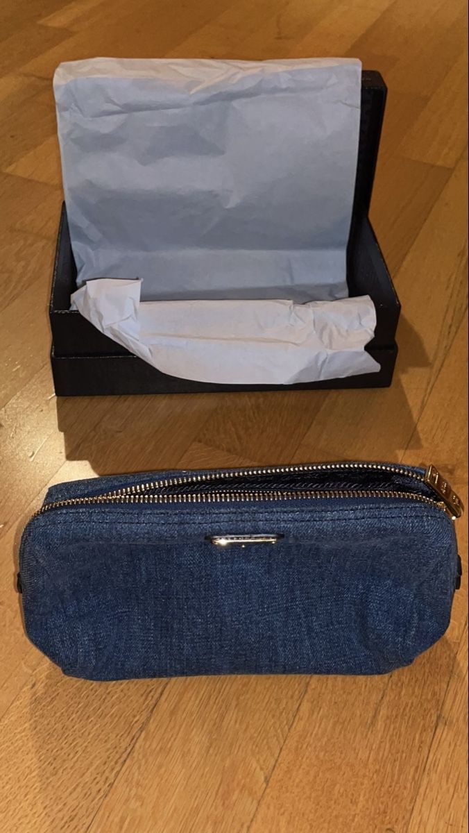 Prada Custodie per cosmetici: Prada Kosmetik Tasche Jeans Prada Bag – Nuovo e nell'imballaggio originale da Neftenbach venduto da funky16 4