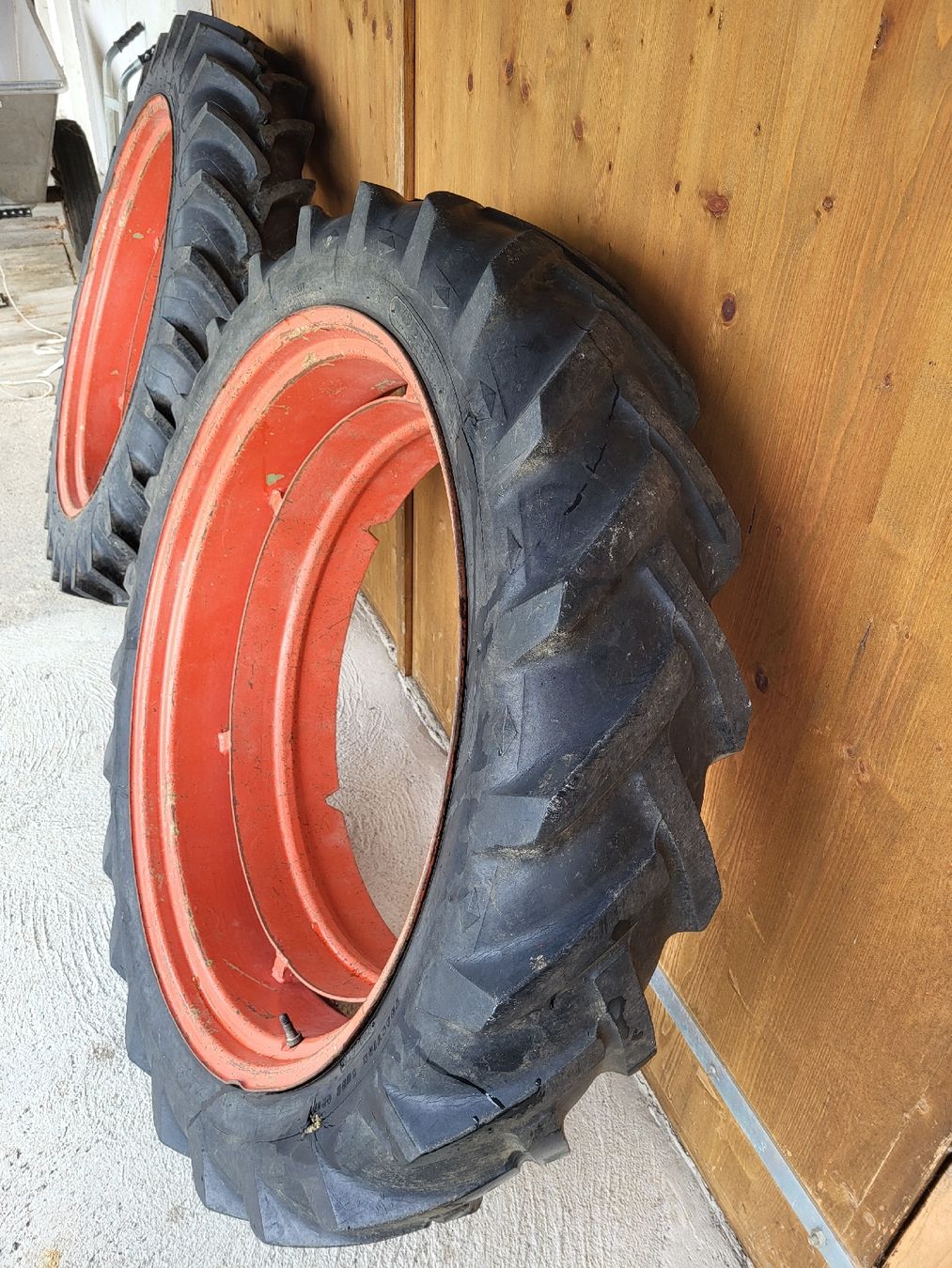 Pneus & Roues: Doppelrad Traktor 9.5R36 – D'occasion à Höfen b. Thun par Super75 6