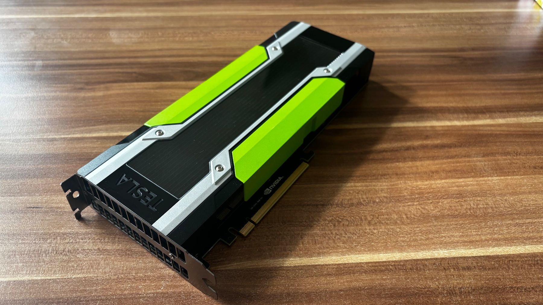 Nvidia Schede grafiche: GPU Nvidia Tesla M10 Quad 32GB – Usato da St-Légier-Chiésaz venduto da Infected92 5