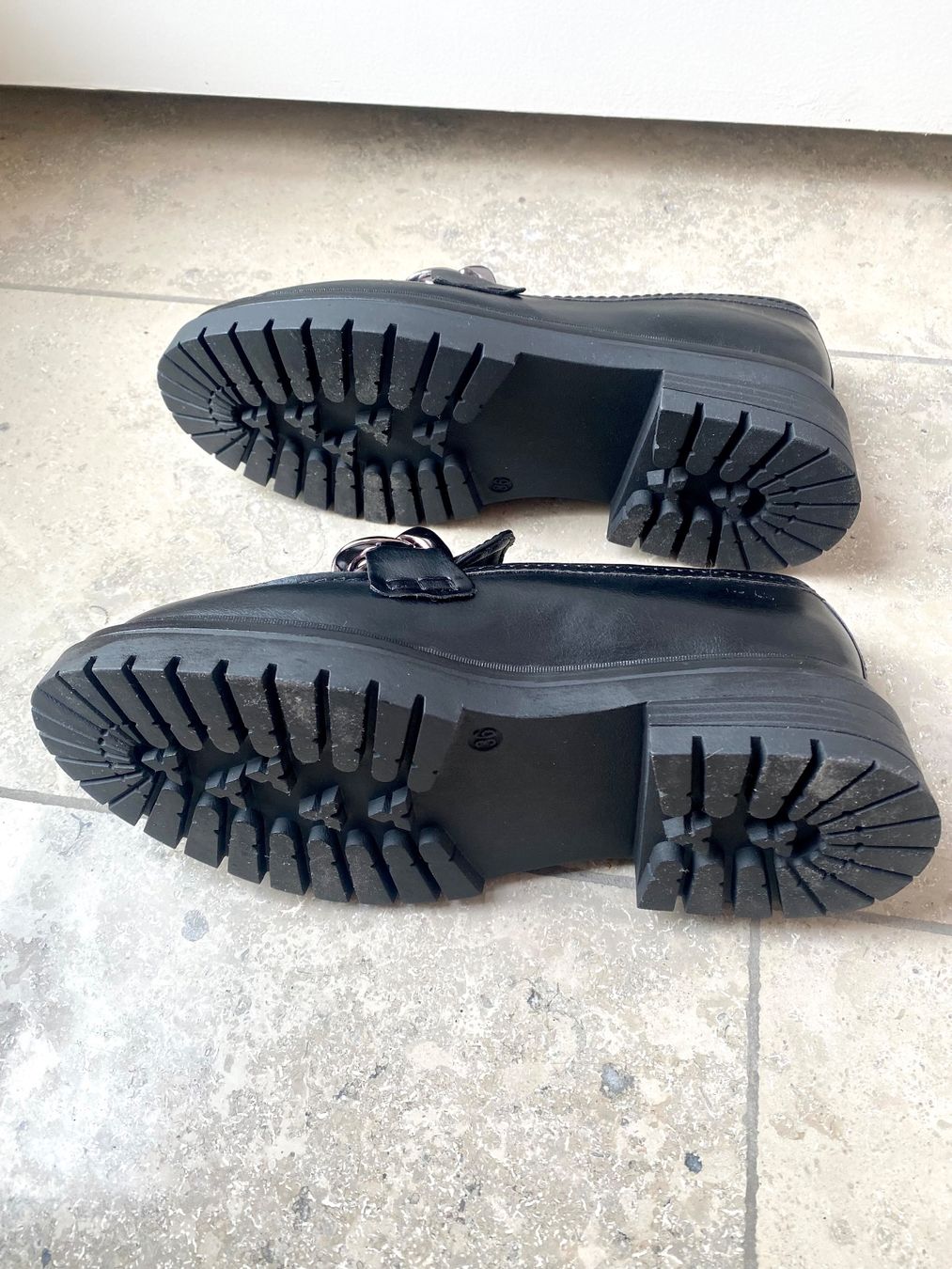 Scarpe da donna: Halbschuhe Brogue Schwarz Grösse 36 – Nuovo (secondo la descrizione) da Zürich venduto da Annavictoria18 8