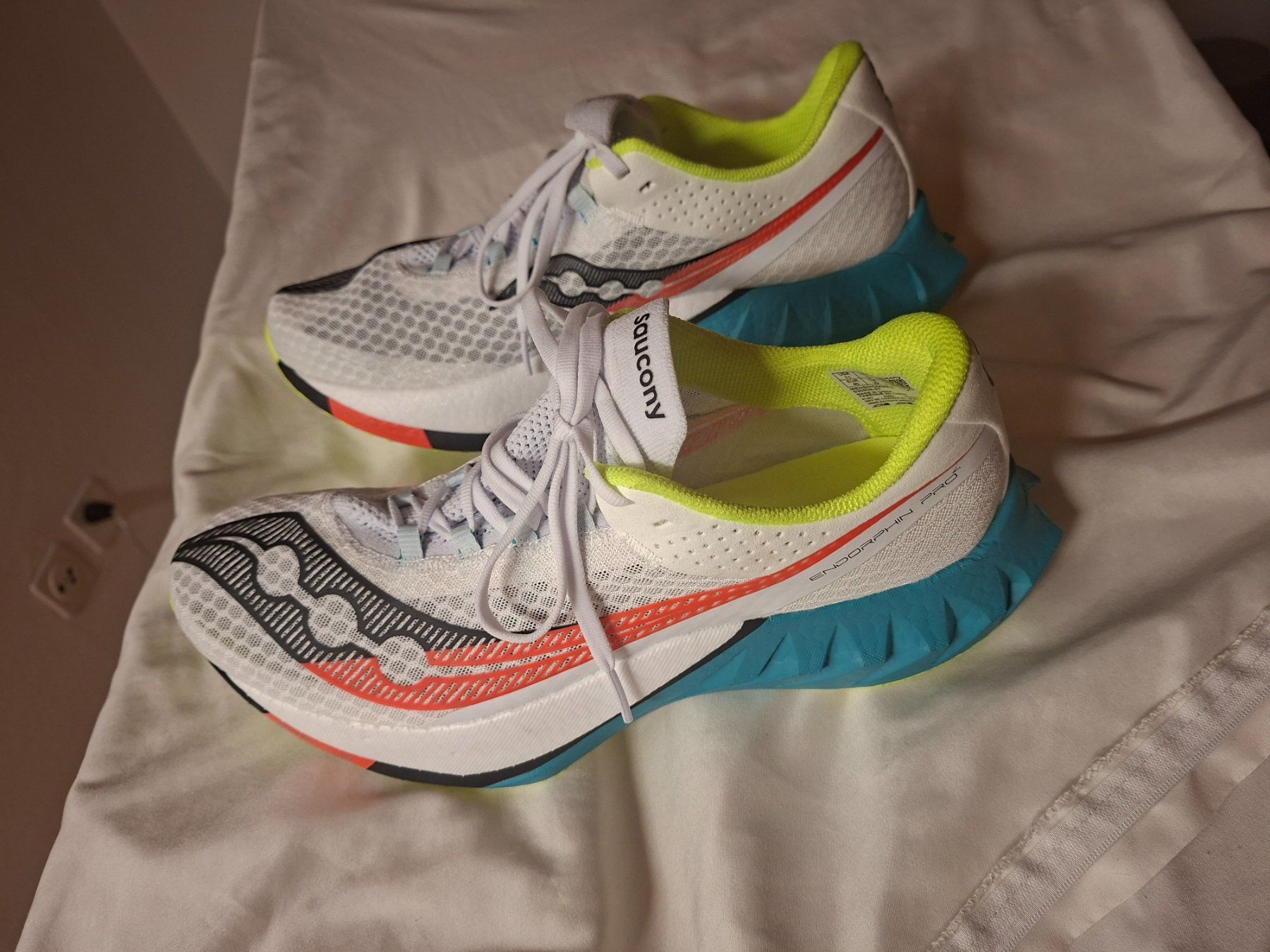 Saucony Herrenschuhe: Saucony Endorphin Pro 4 – Neu (gemäss Beschreibung) aus Neerach von and_p6gx