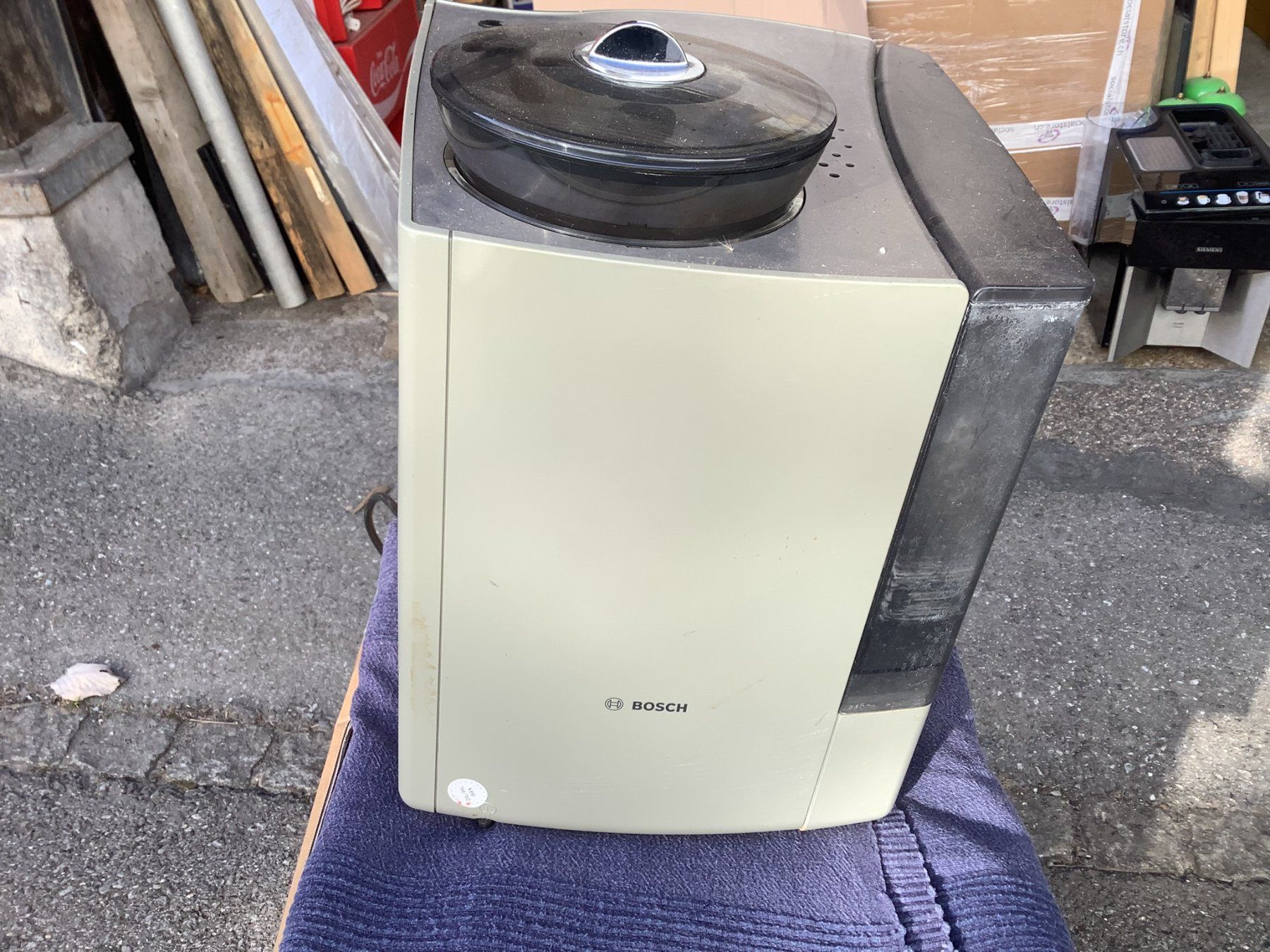 Bosch Macchine per caffè & Macchine per espresso: KAFFEMASCHINE VOLLAUTOMAT – Difettoso da Glarus venduto da Mdelphi 3