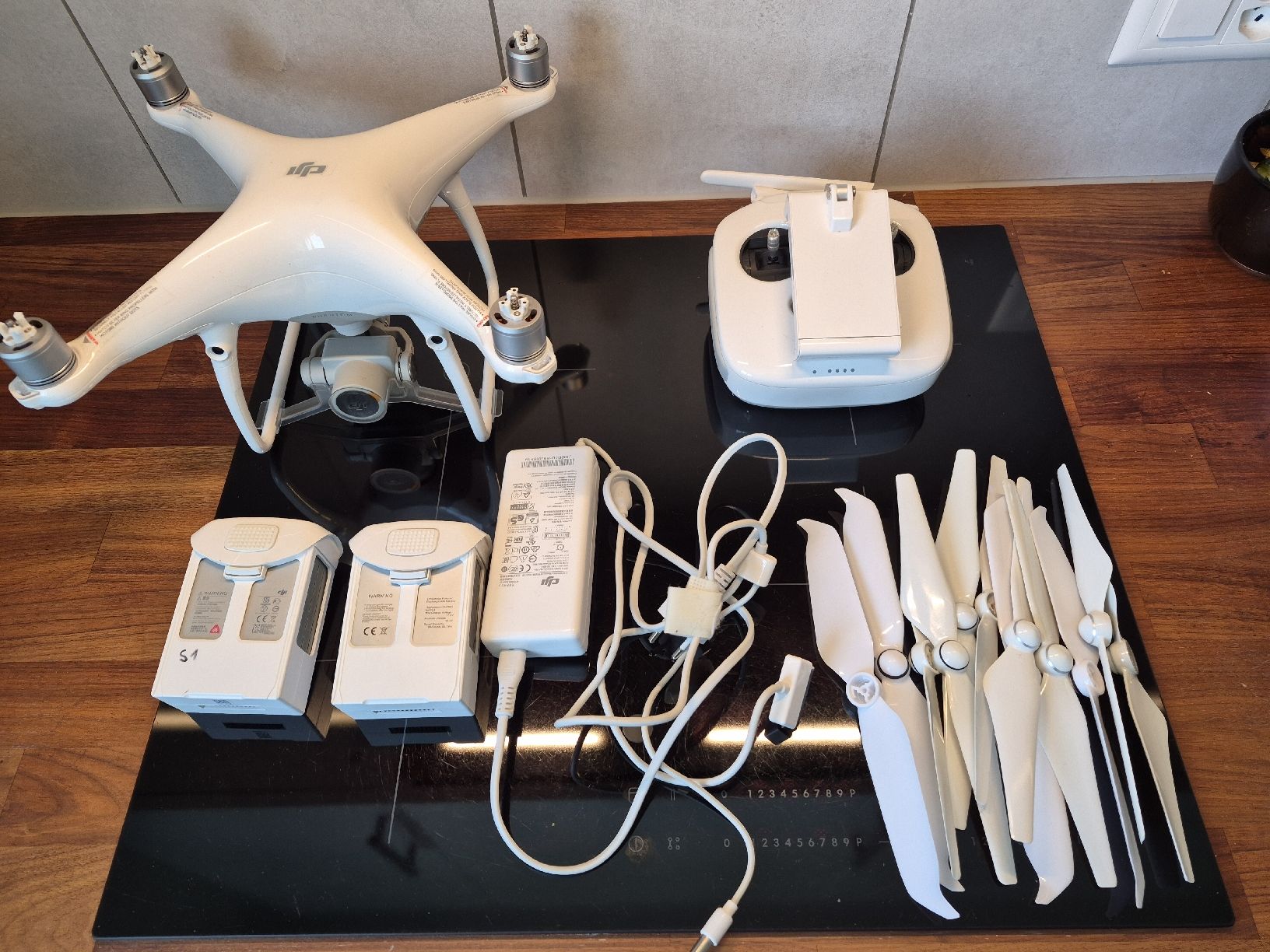 DJI Modellismo RC: DJI Phantom 4 Advanced und viel Zubehör – Usato da Lyssach venduto da H4mmer