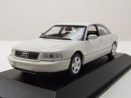 Audi A8 D2 1994-2002 weiss  1:43 von MaXichamps / Minichamps