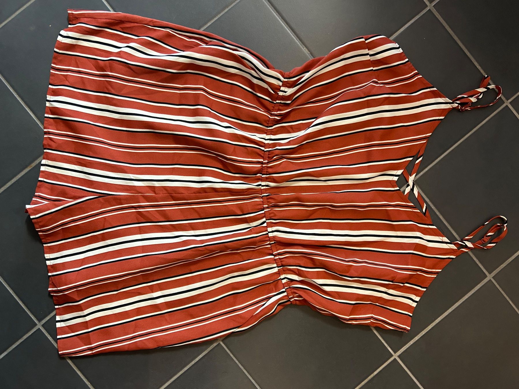Jumpsuits: Combi short – D'occasion à Daillens par guisepa