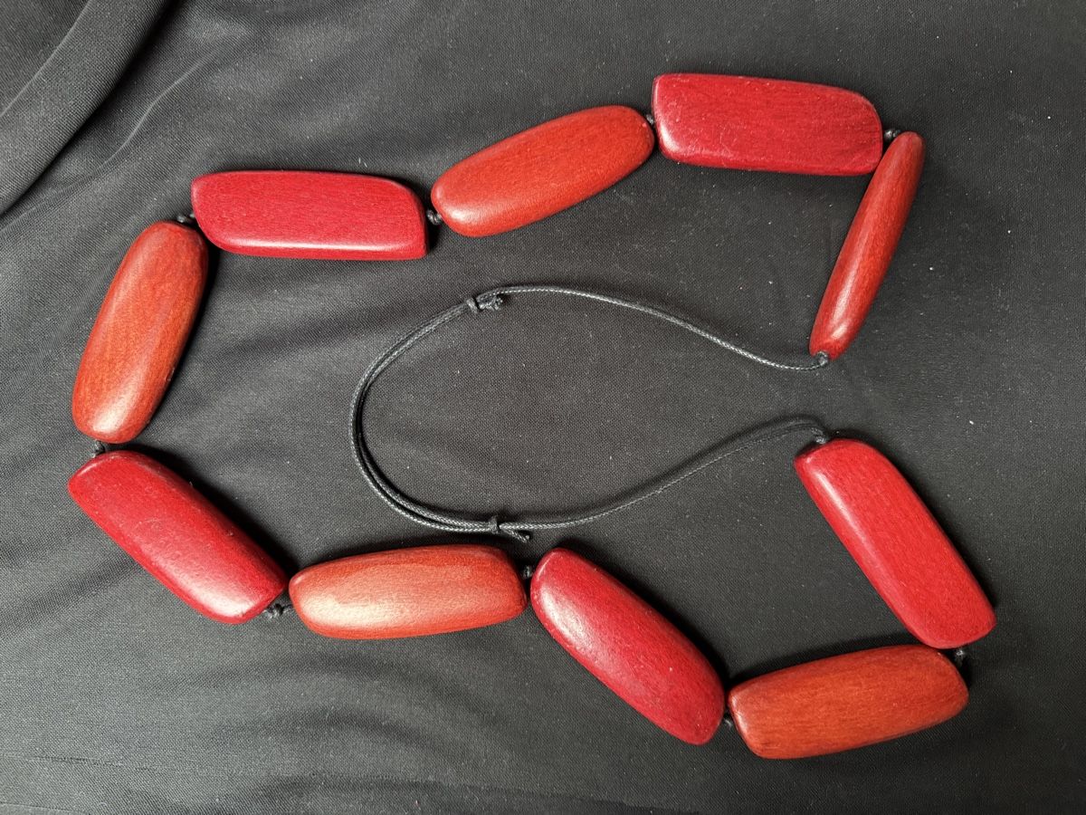 Catenine: 3xHalskette aus Holz, Rot – Usato da Glarus venduto da big.bear 2