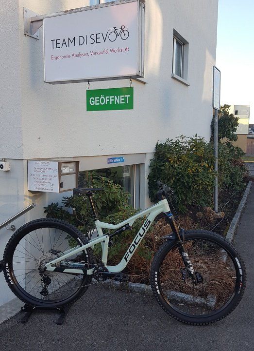 Biciclette: Focus Jam 6.9 Grösse S Shimano XT, Fox 36 NEU – Nuovo (secondo la descrizione) da Baar venduto da Team_Di_Sevo