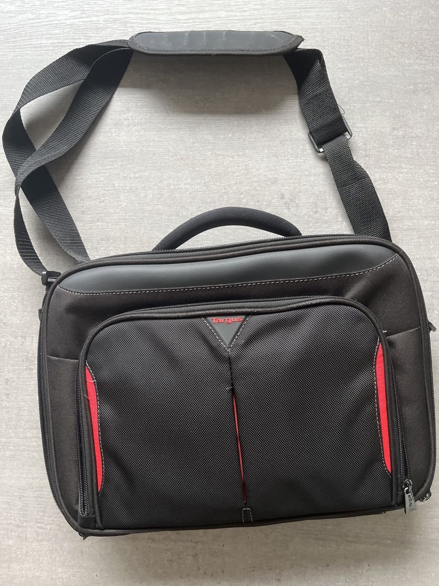 Valigie & Borse: Laptoptasche – Nuovo (secondo la descrizione) da Hombrechtikon venduto da Kaatja