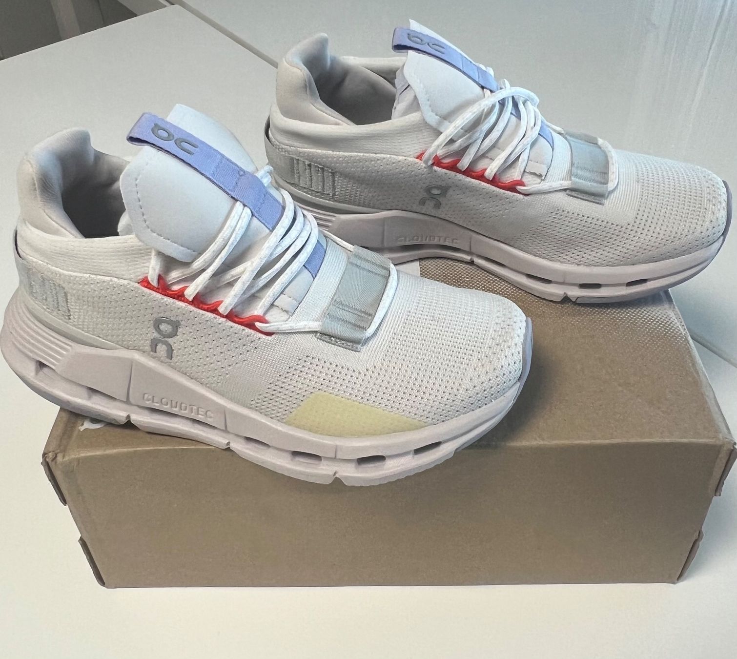 Scarpe da donna: On Cloudnova Sneaker, Weiss, Grösse 36, Neuwertig! – Nuovo e nell'imballaggio originale da Bachenbülach venduto da fed_w8x9