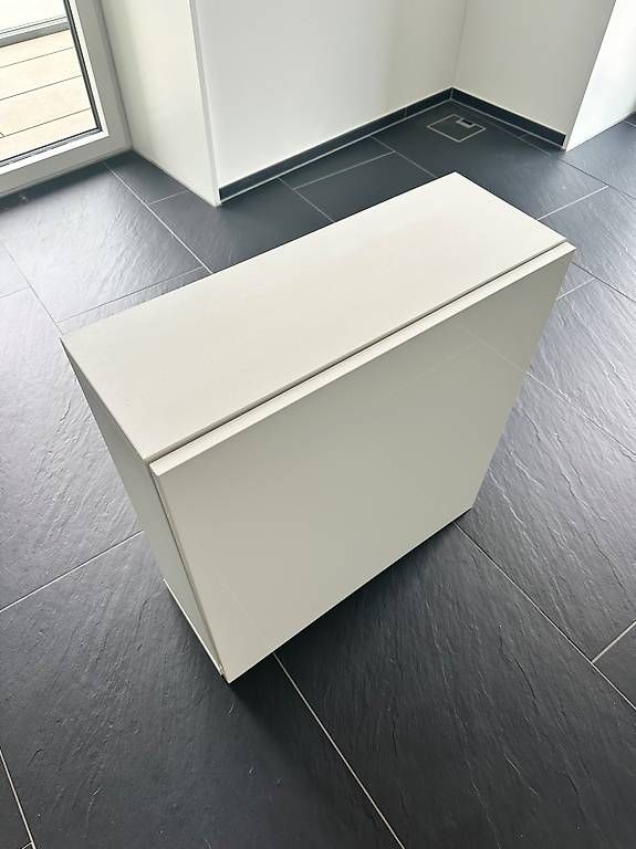 Armadi: IKEA BESTÅ Hängeschrank (weiss glanz) – Usato da Zürich venduto da MT8166 2