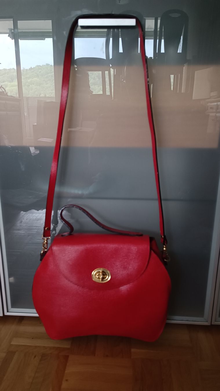 Borse da donna: Chic - Rote Handtasche in gutem Zustand – Usato da Baden venduto da zuppel