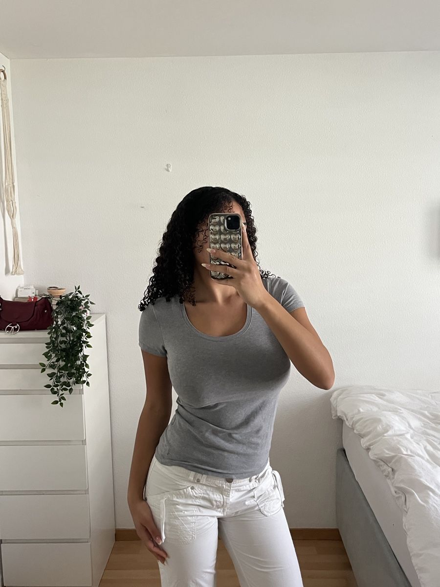 Esprit T-shirt: ESPRIT t-Shirt grau  – Nuovo (secondo la descrizione) da Zürich venduto da alyaneee
