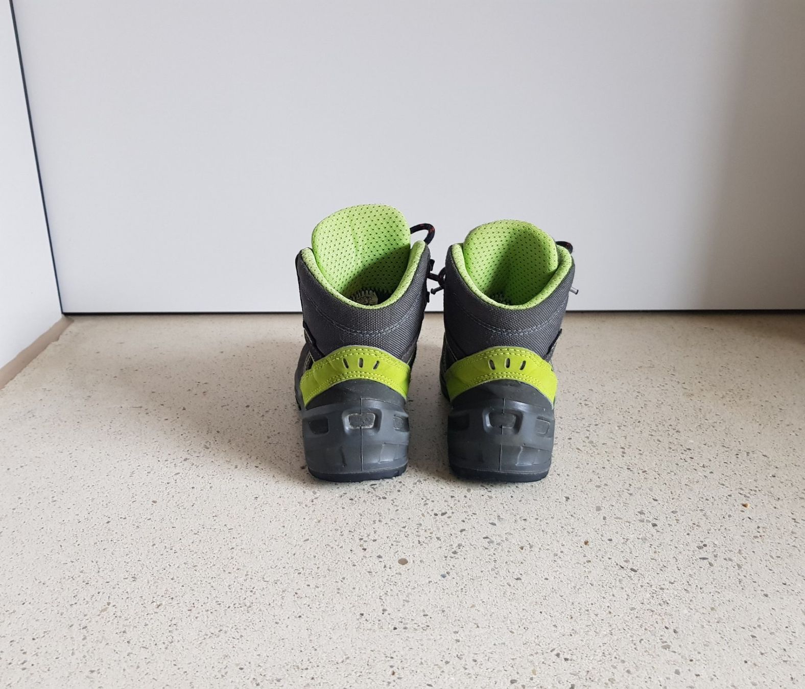 Lowa Scarpe per ragazzi: Lowa Ledro GTX Wanderschuh Grösse 30 – Usato da Basel venduto da fafa68 2