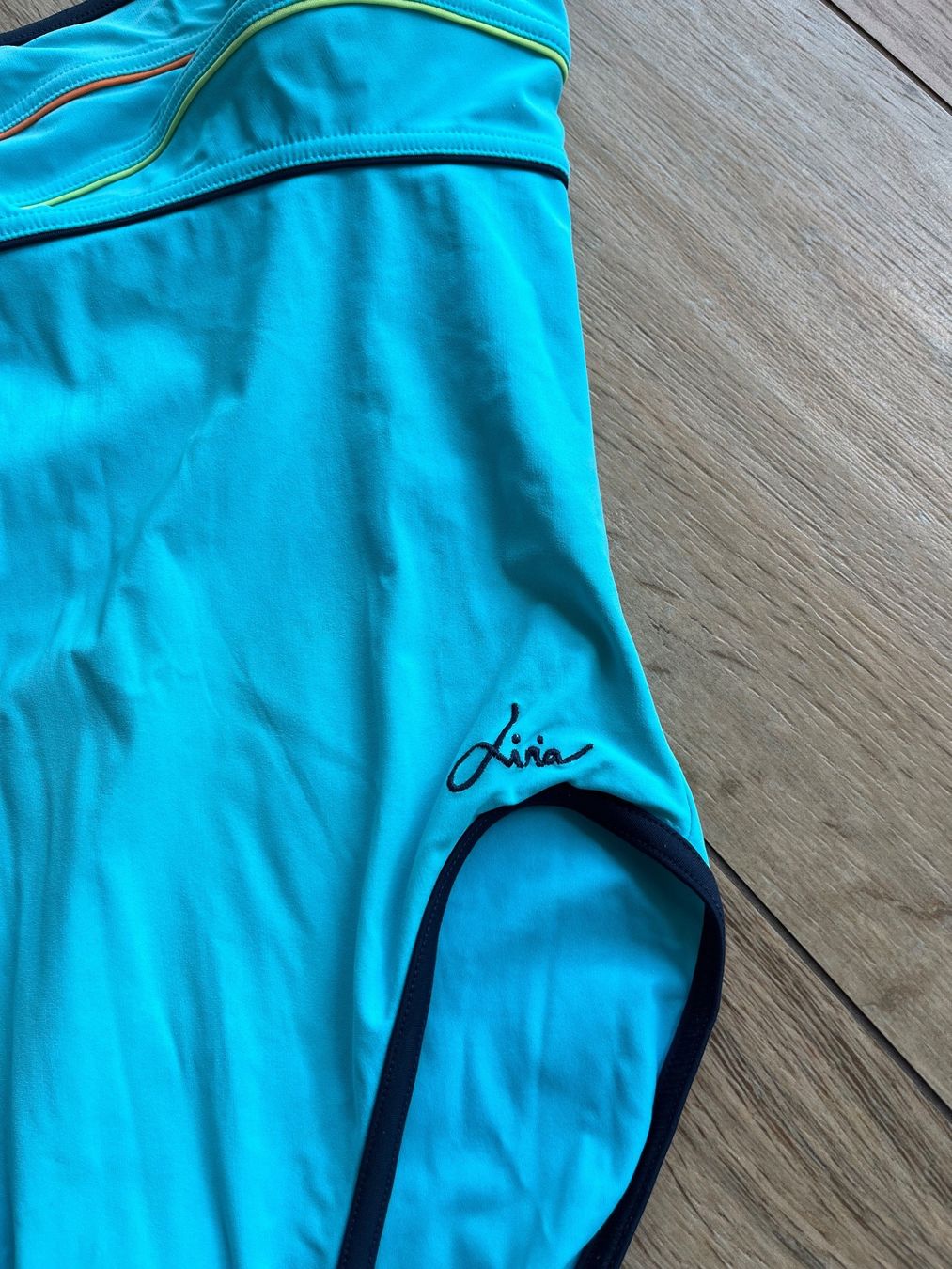 Badekleider & Bikinis: Maillot de bain 1 pièce Livia – Gebraucht aus Geneve von orange1957 2