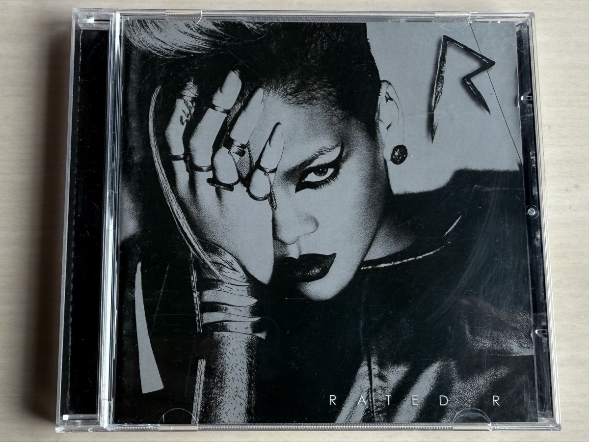 CDs: Rihanna - Rated R - CD - Album – Gebraucht aus Oberried Brienz von Chyara