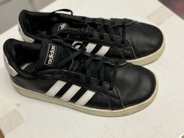 Adidas Sneaker für Kinder, Grösse 38