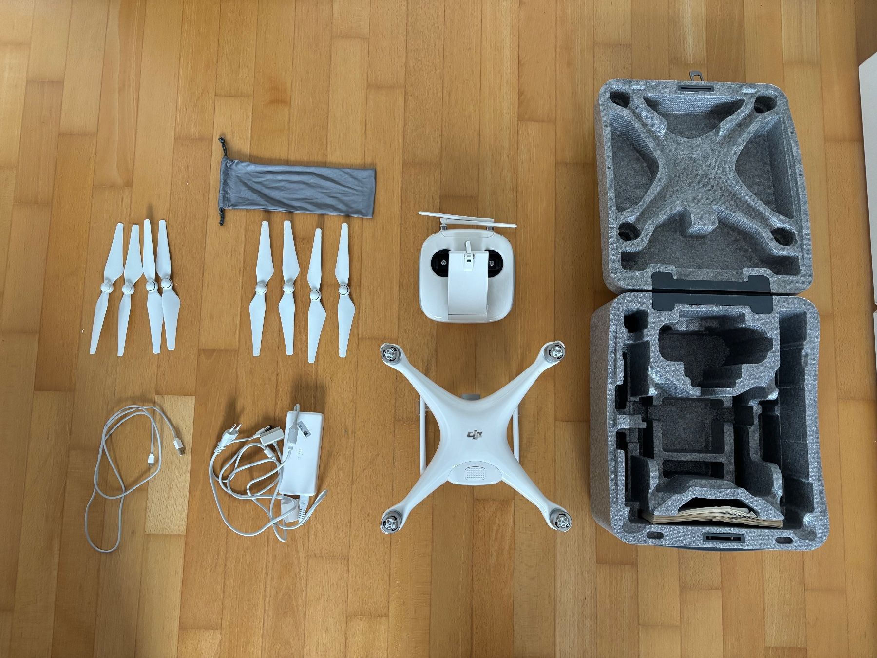 DJI Modellismo RC: DJI Phantom 4 Set mit Akku – Usato da Heimberg venduto da joe_kx25