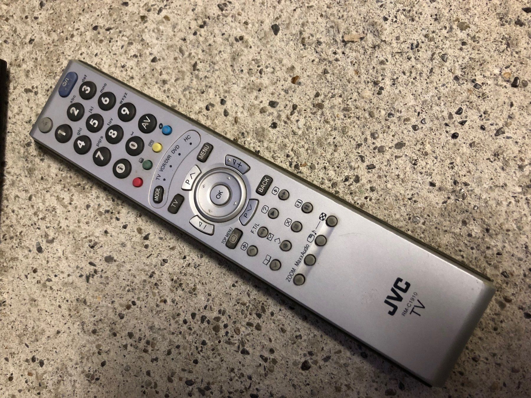 JVC Televisori: Fernseher Flachbildschirm Screen 30 Zoll Gamer Screen – Usato da Hinterkappelen venduto da atomschnee 6