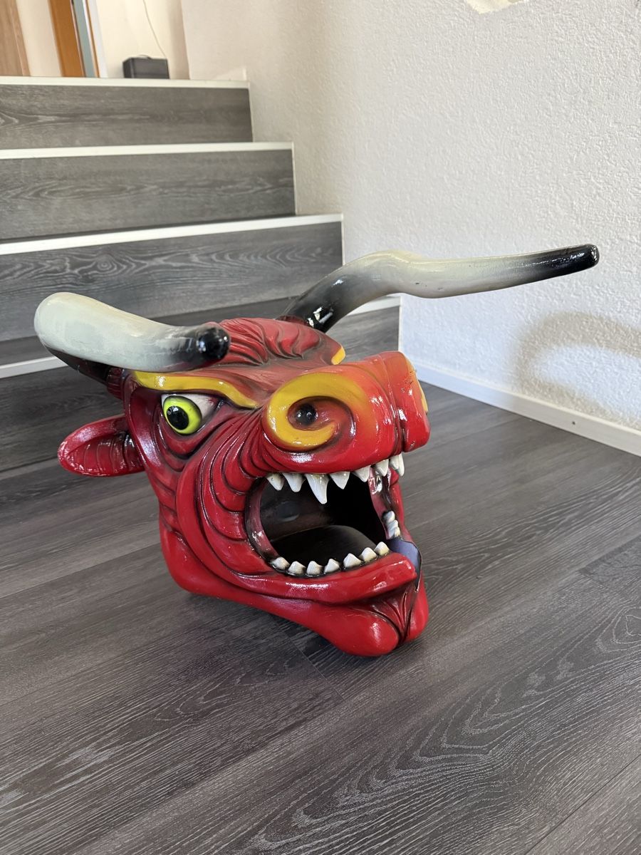 Toutes les décorations: Fasnachtslarve Stier Deko – D'occasion à Itingen par uhu777