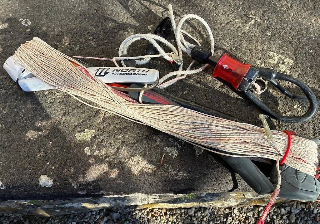 Aquilone: Pack de 2 barres de Kitesurf – Usato da Cologny venduto da Armande02 2