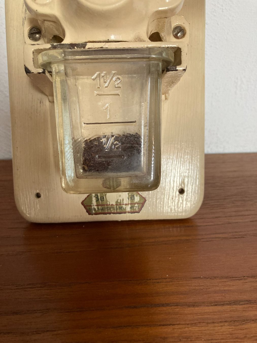 Elettrodomestici da cucina: Retro Kaffeemühle aus Grossmutter's Zeiten – Usato da Wil SG venduto da Pin05 1