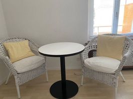 schöne Rattansitzecke ( indoor)