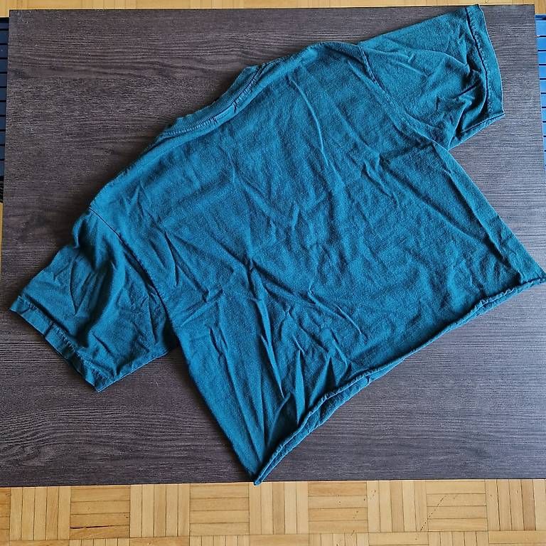 T-shirts: OBEY cropped Shirt M – D'occasion à Wädenswil par PriestEsser 1