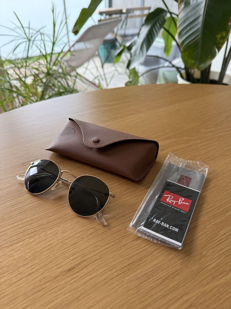 Ray-Ban Occhiali & Lenti: Ray-Ban rondes or comme neuve – Nuovo (secondo la descrizione) da Biel/Bienne venduto da Seelandais_