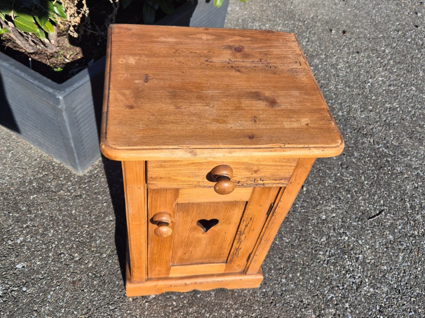 Comodini: Table de nuit en bois massif – Usato da Fully venduto da tameab 2