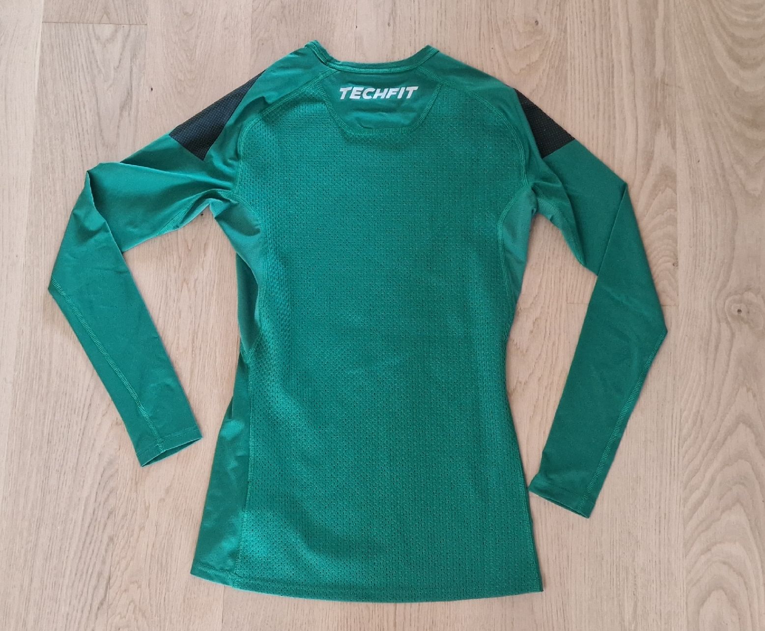 Adidas T-Shirts: Adidas TECHFIT Longsleeve Compressipn – Neu (gemäss Beschreibung) aus Gasel von Waverider 3