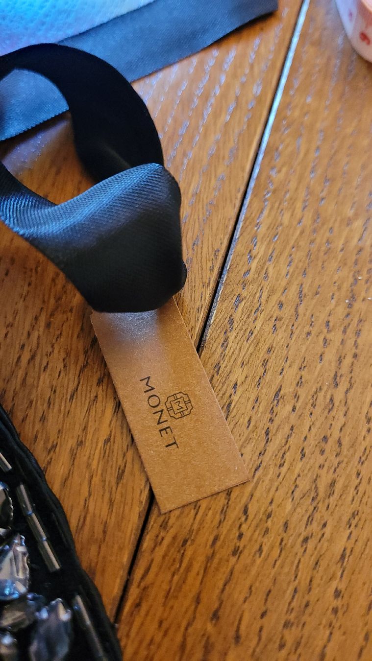 Catenine: Collier plastron noir et argenté à nouer, marque Monet – Nuovo (secondo la descrizione) da Bavois venduto da ric_sh6k 1