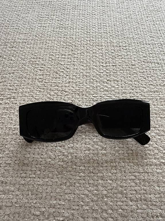 Brillen & Gläser: Balenciaga Sonnenbrille  – Gebraucht aus Küsnacht ZH von TinaSimona.31 3